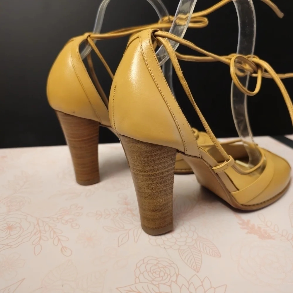 Beautiful leather heels with ankle tie - Picture 7 of 15